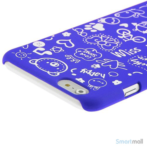 Soedt cover til iPhone 6, dekoreret med smaa cartoons - Moerkeblaa4