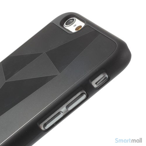 Spaendende iPhone 6 cover med dekoreret metalbagside - Trekant3